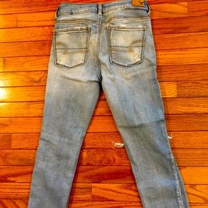 American eagle ripped skinny jeans size 4